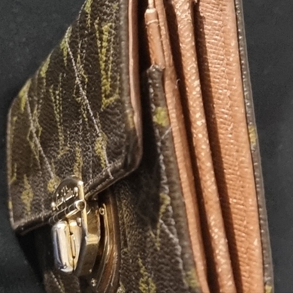 EUC Louis Vuitton Tivoli Monogram wallet - Picture 7 of 13